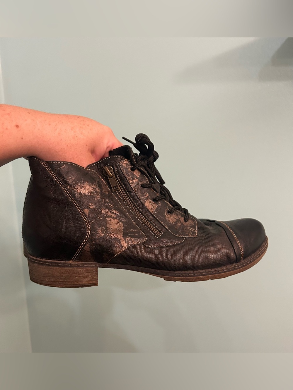 Remonte Black Metallic Leather Ankle Boots Women Size 39 US 8 Side Zip Comfort